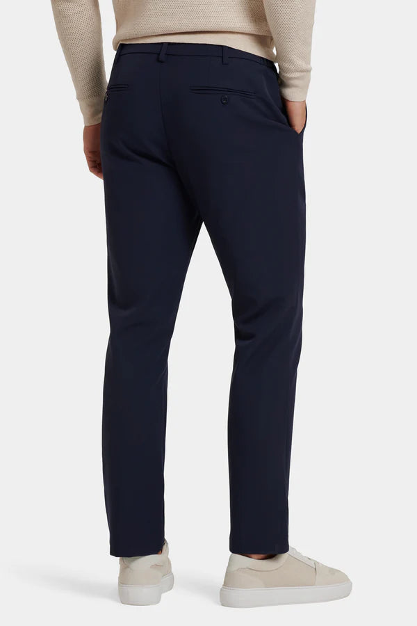 Tech Trousers – Slim Fit, wasserabweisend, elastisch, Reisepants