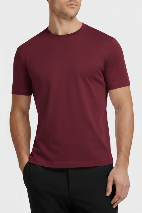 Burgundy T-shirt – Close-up
