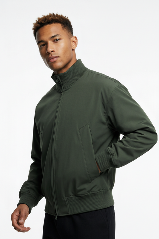 Moderne Bomberjacke mit Reißverschluss, klare Linien, alltagstaugliche Eleganz