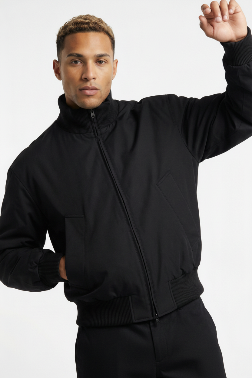 Moderne Bomberjacke mit Reißverschluss, klare Linien, alltagstaugliche Eleganz